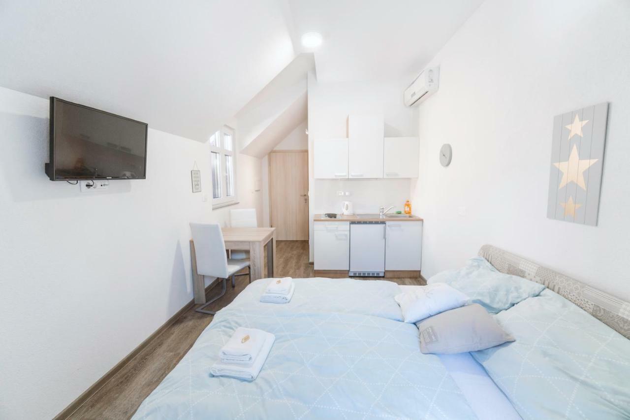 Anita'S Studio Apartments 卢布尔雅那 外观 照片